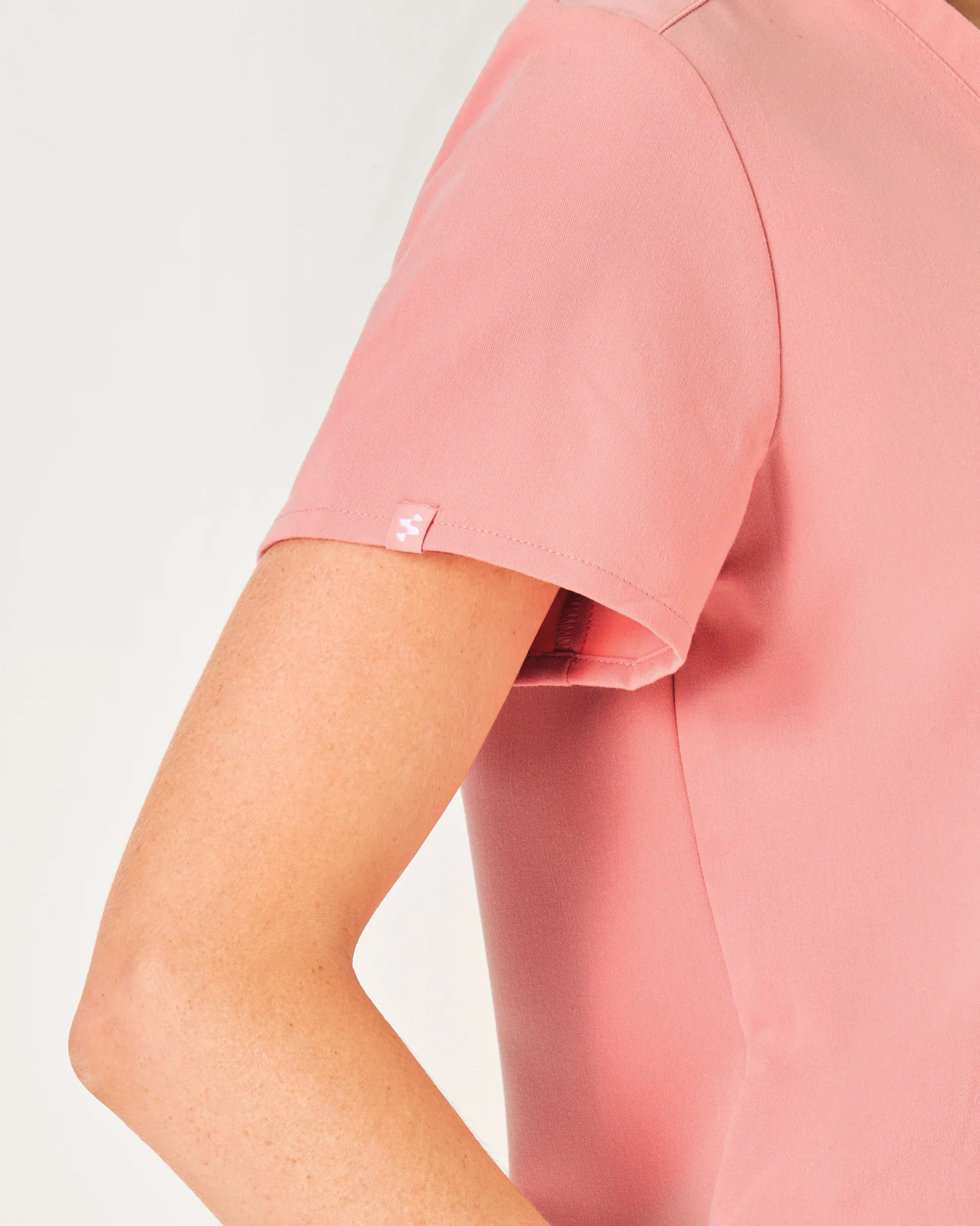 ELIZABETH Two Pocket Scrub Top - Peach Quartz | SLTECH™ - Image 7